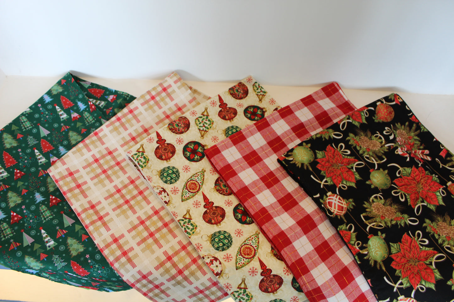 Simple Checker Christmas- Christmas Table Runner