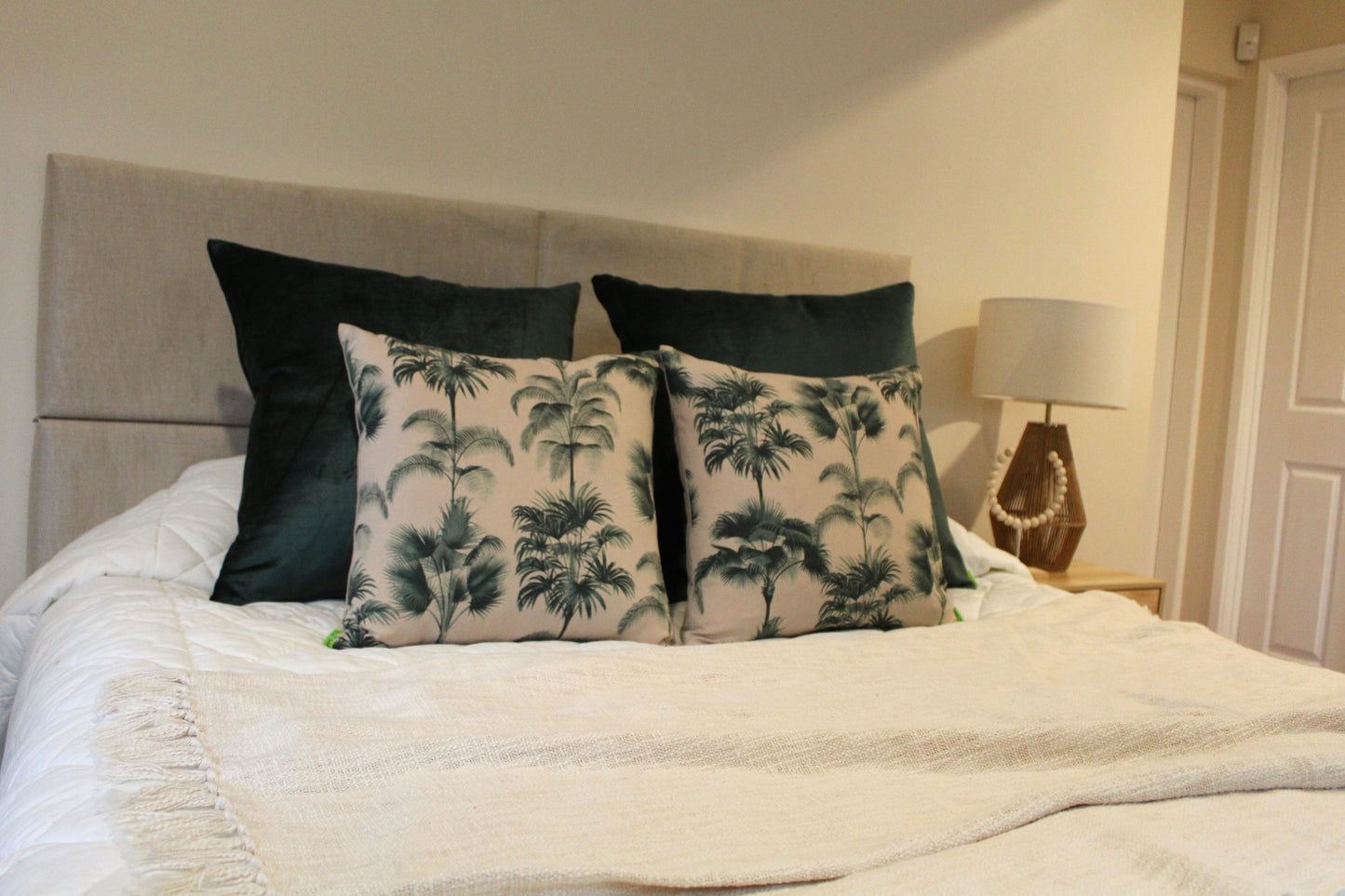 Tropical beige - Cushion Bed Set