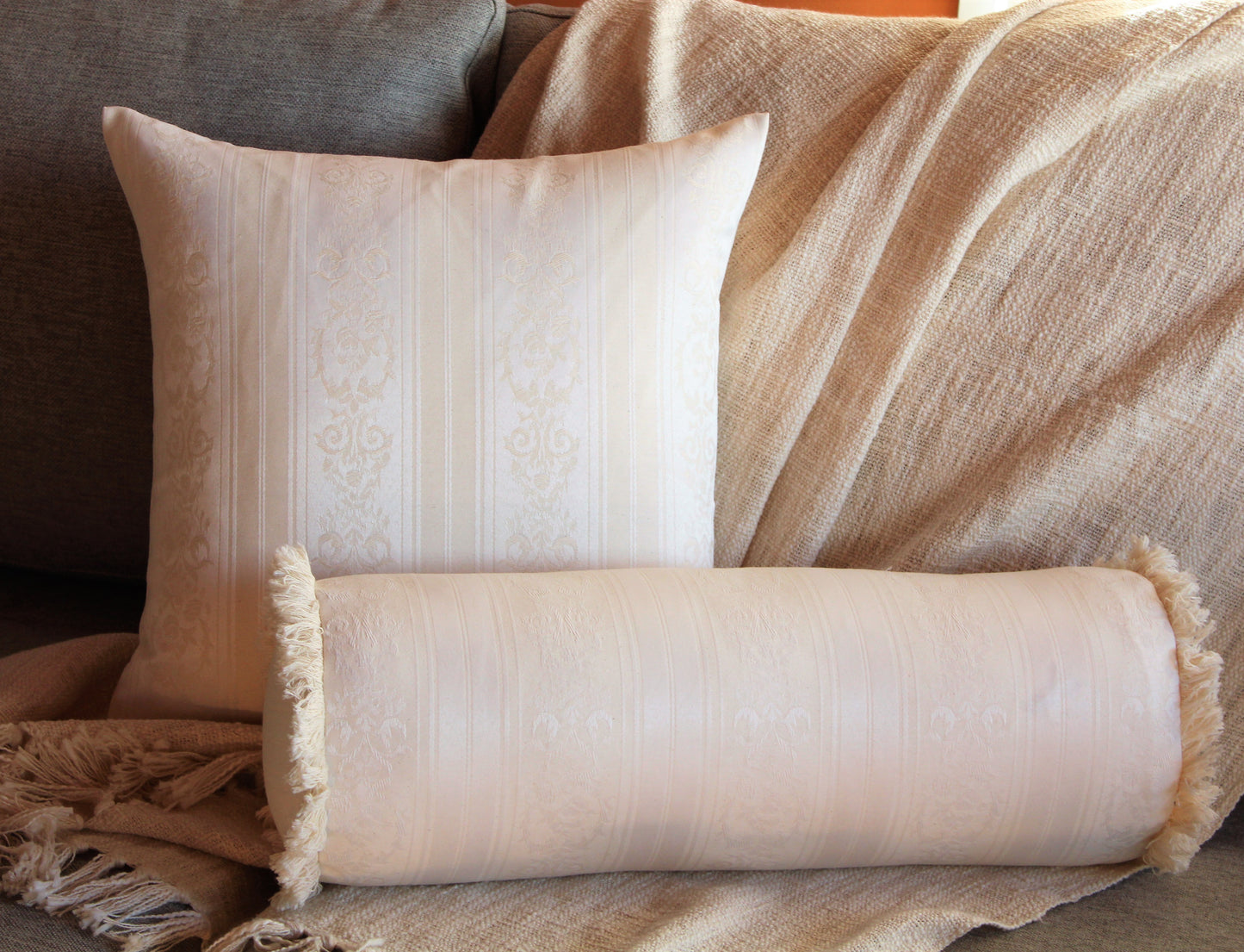 Crème Elegance Set - Cushion Set
