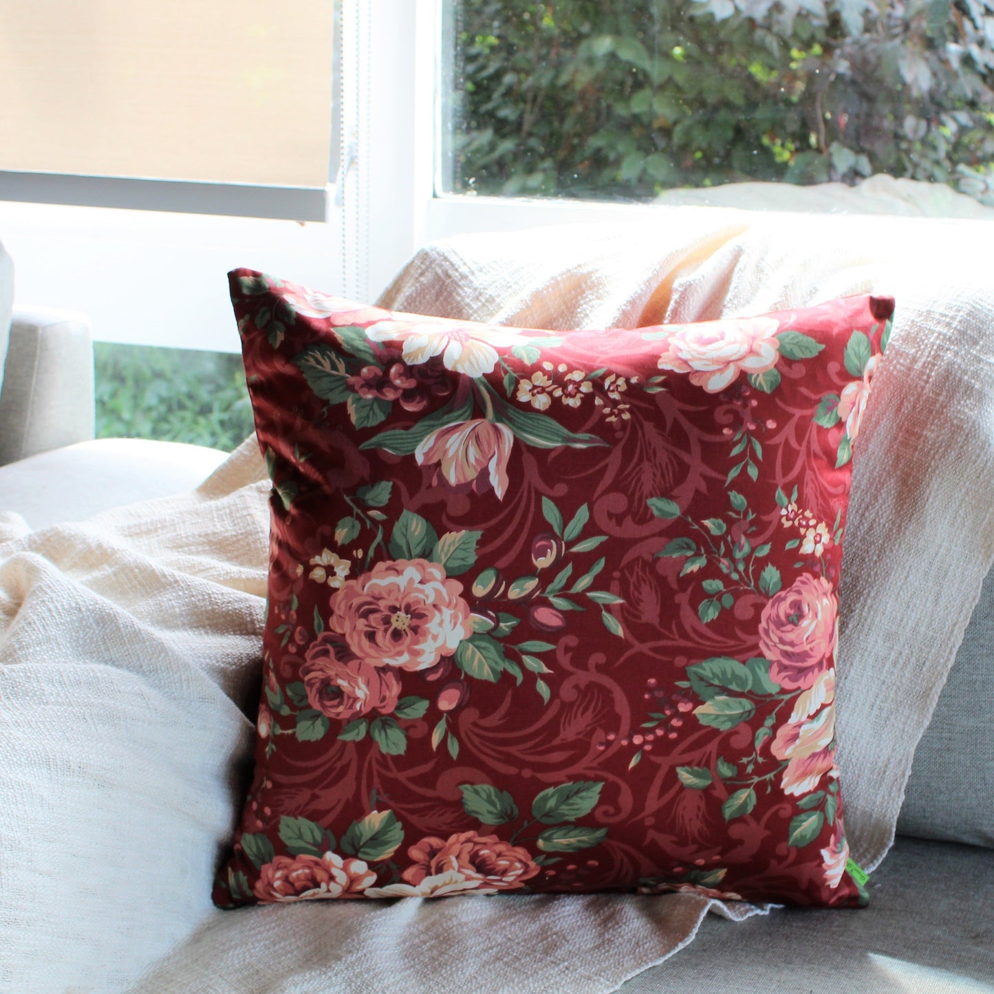 Rosso Corsa Roses - Cushion cover - 50cm x 50cm