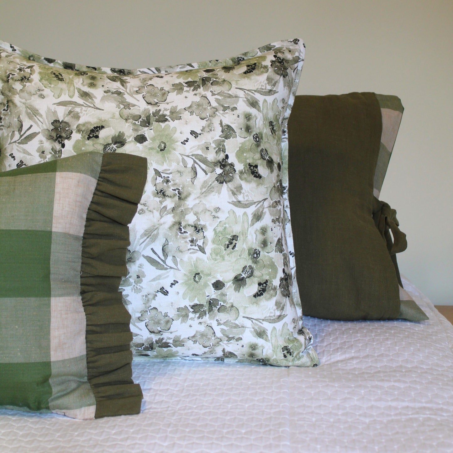 Olive Meadow - Cottage Dreams Bed Set