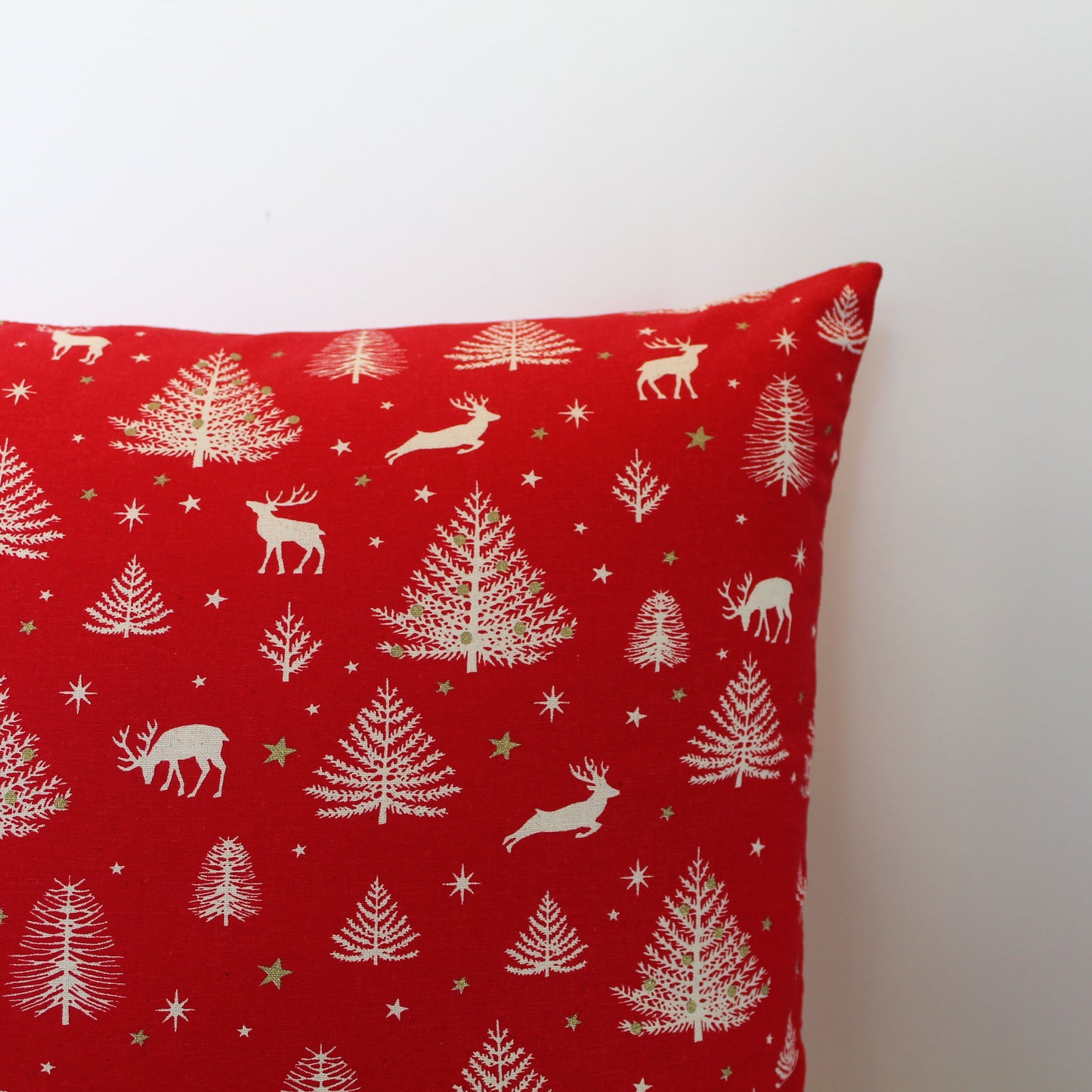 Red Christmas Trees & Reindeers - Cushion cover - 40cm x 40cm