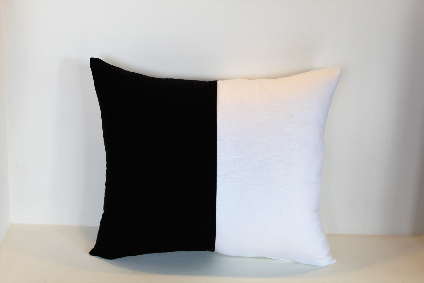 Black & White Detail Contrast - Cushion Cover - 56cm x 48cm